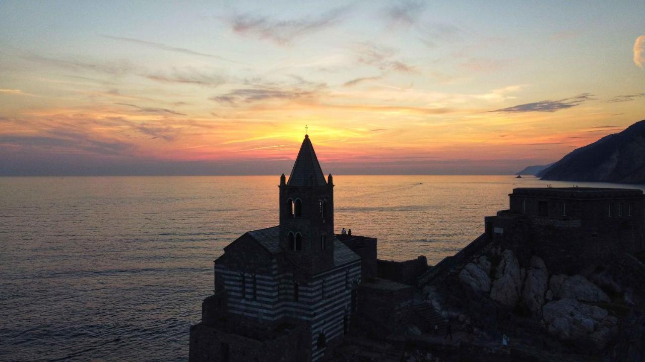 Sea View Apartment In Front Of The Sea Porto Venere Exterior photo