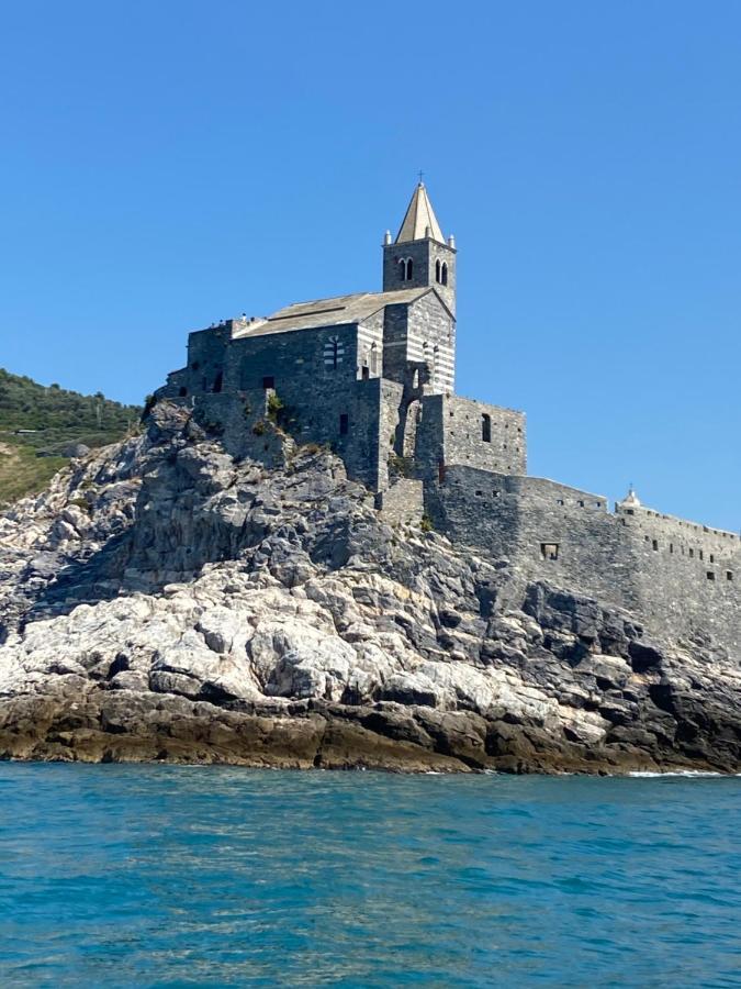 Sea View Apartment In Front Of The Sea Porto Venere Exterior photo